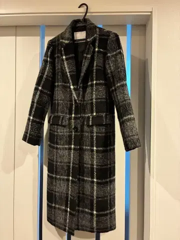 울 혼방 블랙 화이트 체스터 코트