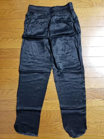 ZARA 미사용 블랙 새틴 캐주얼 팬츠 XS 자라