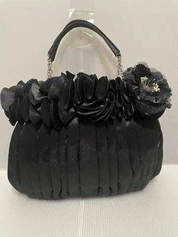 플라워 장식 블랙 핸드백 파티백 졸업식