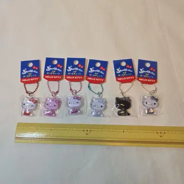 산리오 헬로키티  푸치 볼체인