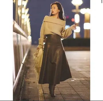 아뉴앙스 인조 가죽 플레어 롱 스커트