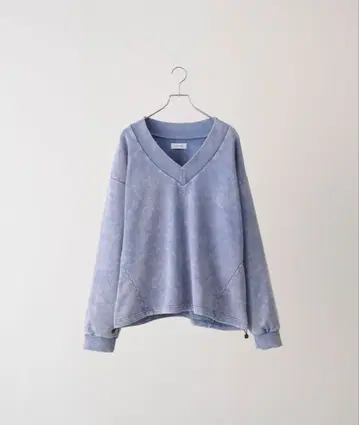 라이트 블루 V넥 트레이닝복