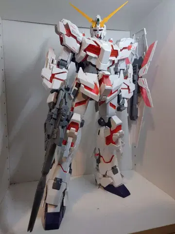 1/48 메가 사이즈 모델 유니콘 건담 (디스트로이 모드)