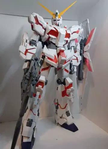 1/48 메가 사이즈 모델 유니콘 건담 (디스트로이 모드)