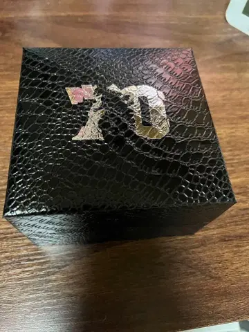 고질라 70주년 기념 공식 워치