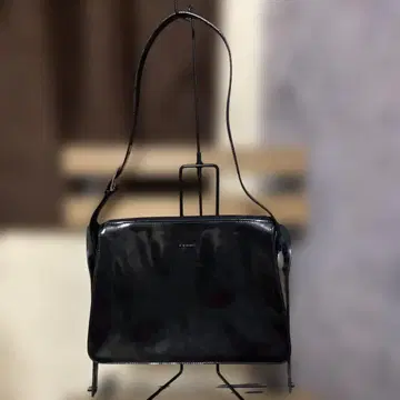 훌라 FURLA 핸드백 원 숄더 에나멜 수납 가방 있음