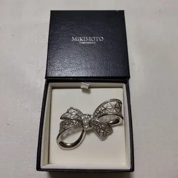 MIKIMOTO 리본형 브로치 실버