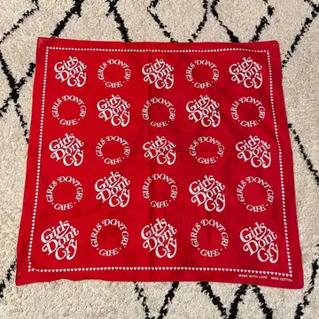 Girls Don't Cry 반다나 레드