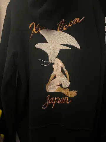 COSPA vs beauty:beast 시렌 후드티 데빌맨