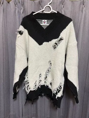 데미지 가공 오버 사이즈 니트