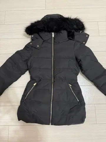 ZARA 블랙 다운 자켓 퍼 포함