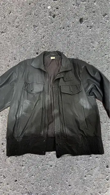 가죽 자켓 구제 의류