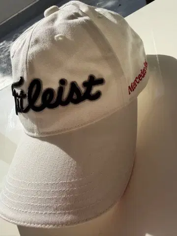 Titleist 화이트 캡 Mercedes-Benz 로고