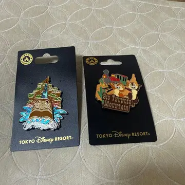 디즈니 리조트 새상품 두 개 세트 칩과 데일 핀 배지