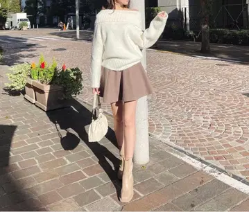 [ 새상품 미사용 ] rienda 비대칭 루즈NC Knit TOP