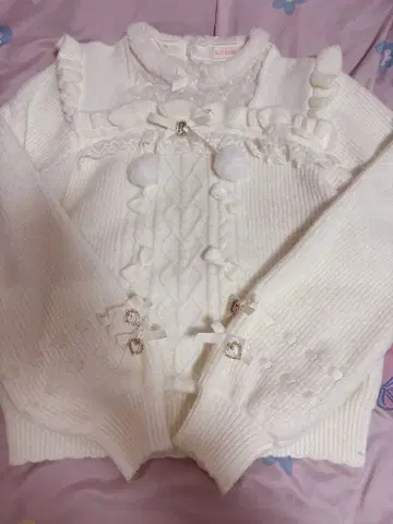 LIZLISA 리즈리사 모헤어 터치 폼폼 니트탑 화이트