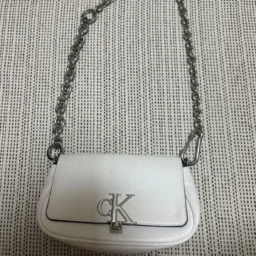 캘빈 클라인 화이트 숄더백