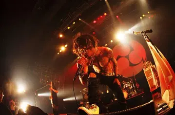 Slightly numb 스키니 팬츠 / RIZE, JESSE 착용