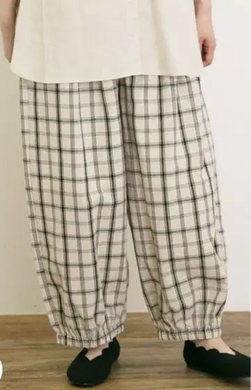 사만사 모스모스 면린넨 평직 허리 절개 개더 벌룬 팬츠