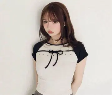 AND MARY 리본 포함 반팔 T셔츠 화이트/블랙