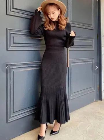 리젝시 머메이드 실루엣 원피스 맥시 길이 블랙 니트