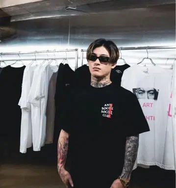 ANTI SOCIAL SOCIAL CLUB 티셔츠 블랙 히라모토 렌