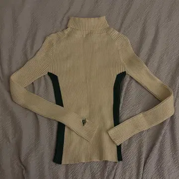 아벤모아 터틀넥