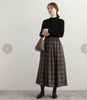 라메 체크 턱 개더 스커트 어반 리서치