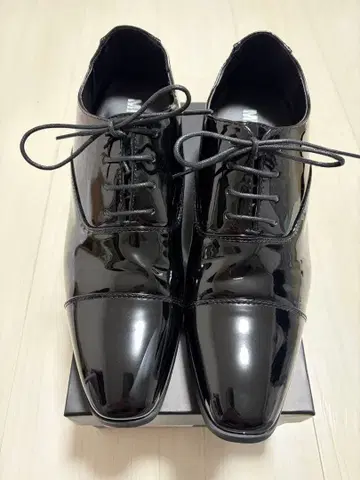 MM/ONE 블랙 에나멜 드레스 슈즈 결혼식 신랑