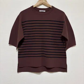 뷰티앤유스 밀라노 니트 커브 슬리브 니트 풀오버