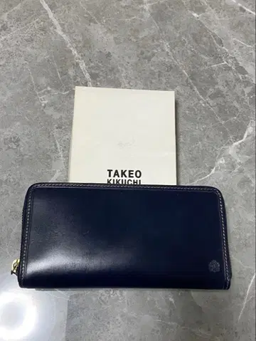 미사용 새상품 TAKEO KIKUCHI 네이비 장지갑 소가죽 박스 있음