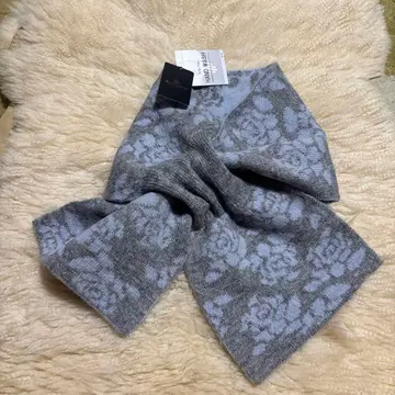 아쿠아 스큐텀 꽃무늬 플러그 머플러 그레이/블루