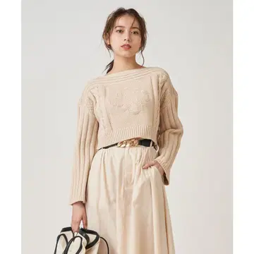 엠블럼 자카드 니트 베이지 로얄 파티 ROYAL PARTY