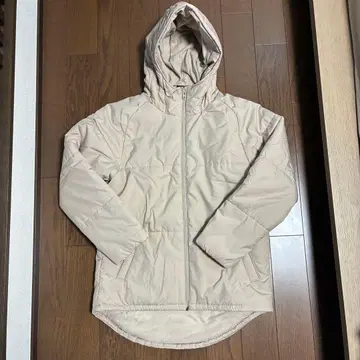 언더아머 여성용 패딩 자켓 베이지