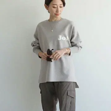 로고 크루넥 니트 라이트 그레이