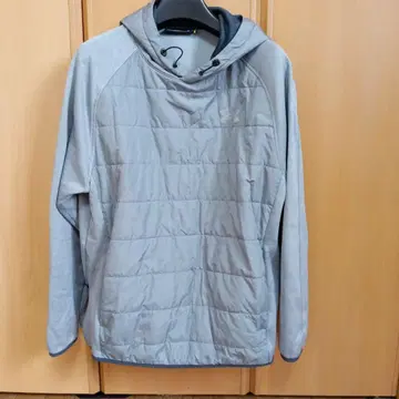 언더아머 그레이 후드 부착 후드티