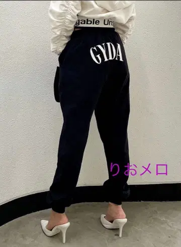 GYDA 블랙 스웨트 팬츠