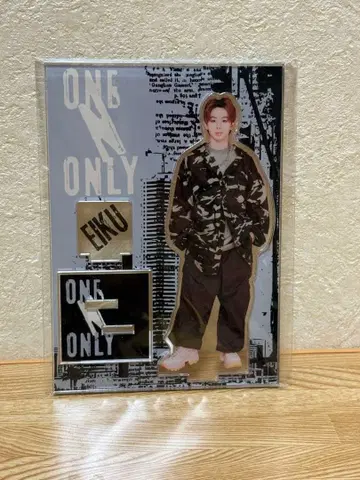 원엔 EIKU 아크릴 스탠드