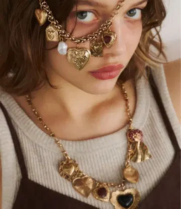 미사용 새상품 Unitage 앤티크 모티브 2연 목걸이 골드