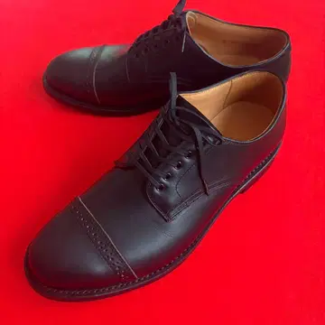 WHEEL ROBE 15077 펀치드 캡토 더비 슈즈