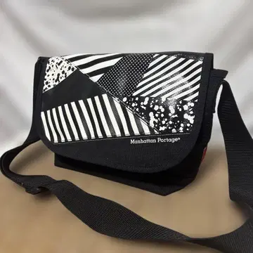 Manhattan Portage 메신저 백 블랙 x 화이트