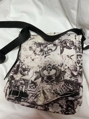 익명 배송만 가능 / Jean Paul GAULTIER 숄더백