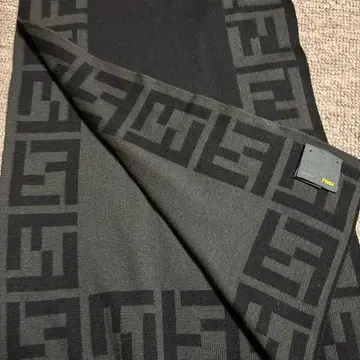 FENDY 니트 머플러