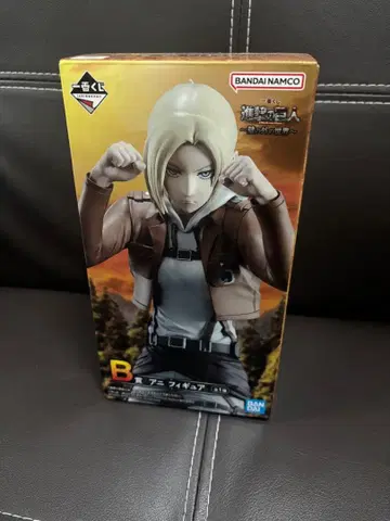 진격의 거인 애니 레온하트 피규어