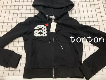 AEAE 블랙 후드티 하트와 도트 디자인