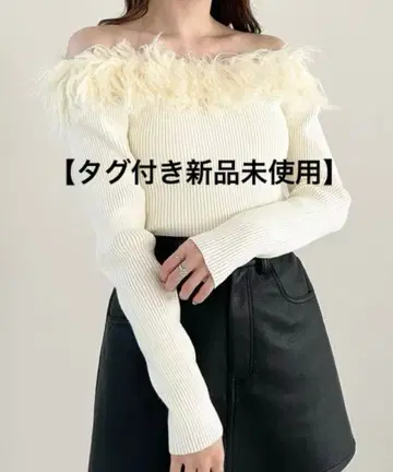 [택 포함 새상품] 오프숄더 퍼 니트 아이보리