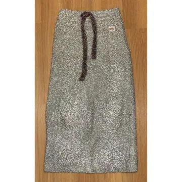 새상품급 헬로 샌프란시스코 유리얀 반짝이 니트 스커트 실버