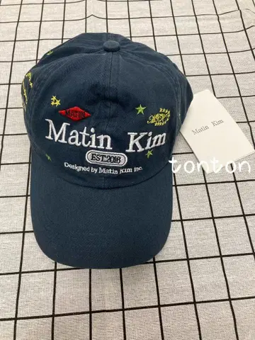마뗑킴 네이비 자수 캡