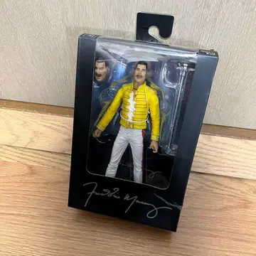 프레디 머큐리 액션 피규어 NECA