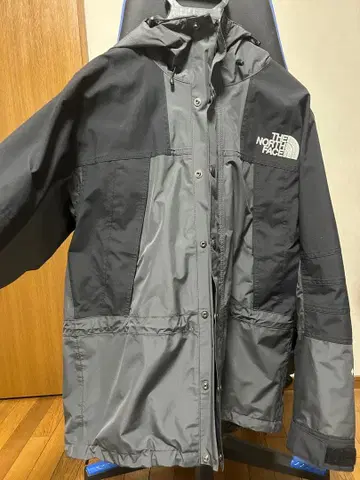 THE NORTH FACE 마운틴 후드티 그레이/블랙